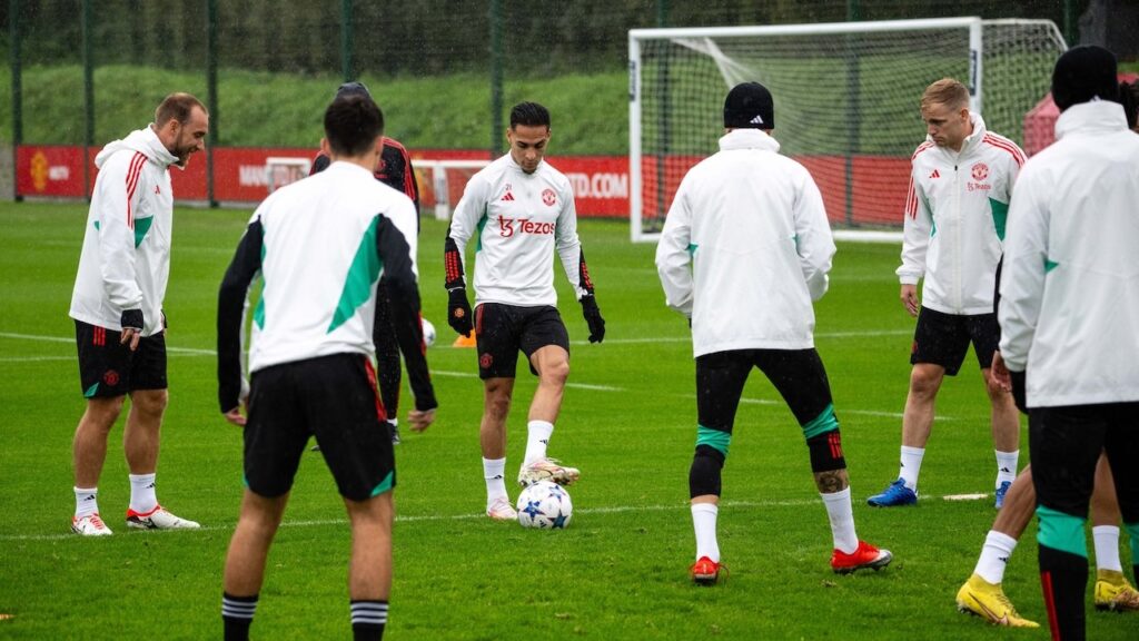 คู่แข่งมึนแน่ "แมนยูฯ" โชว์ภาพ "แข้งอาวุธลับ" ก่อนดวล "กาลาตาซาราย" ศึก UCL